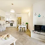 Daire Caneis San Teodoro (Sardinia)