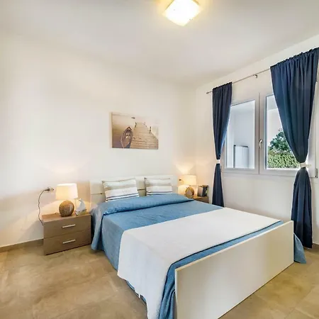 Apartment Caneis *