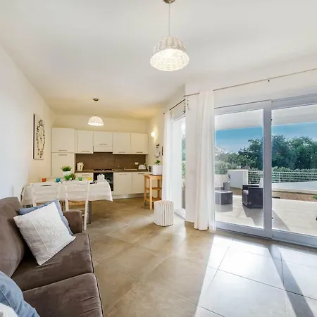 Caneis Apartment *