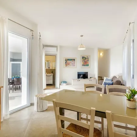 Apartment Caneis *