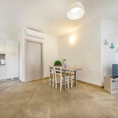 Caneis Apartment *