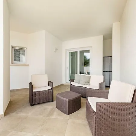 Caneis Apartment *