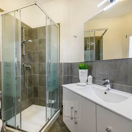 Caneis 산테오도로